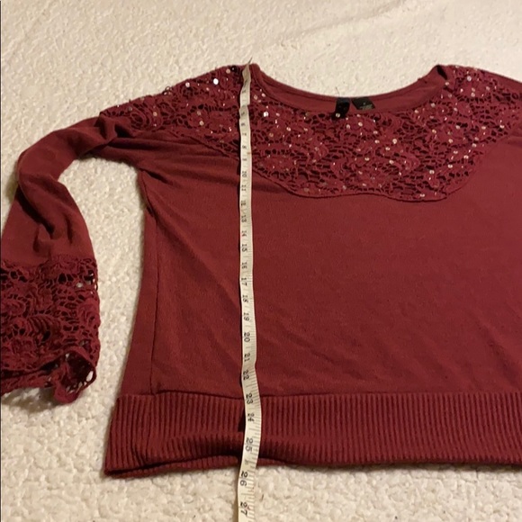 Beautiful Boutique Sweater size Medium - Picture 7 of 8